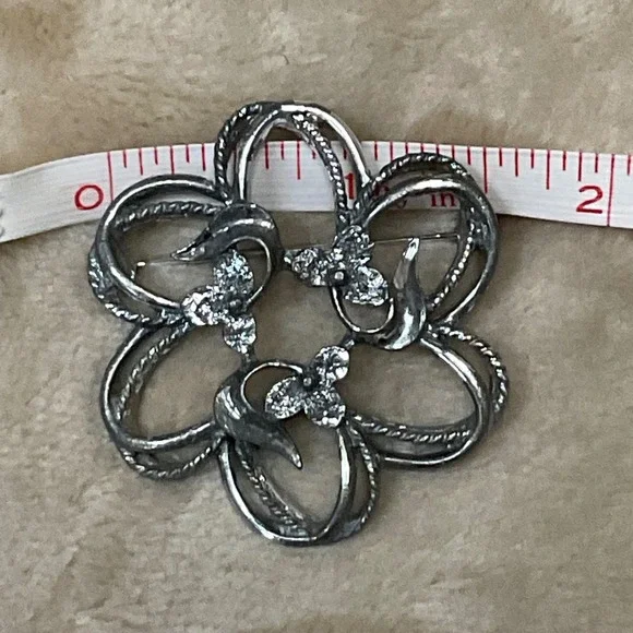 Vintage Sarah Coventry 'Fleurette' Brooch Pin Silver Tone Metal - Picture 3 of 3